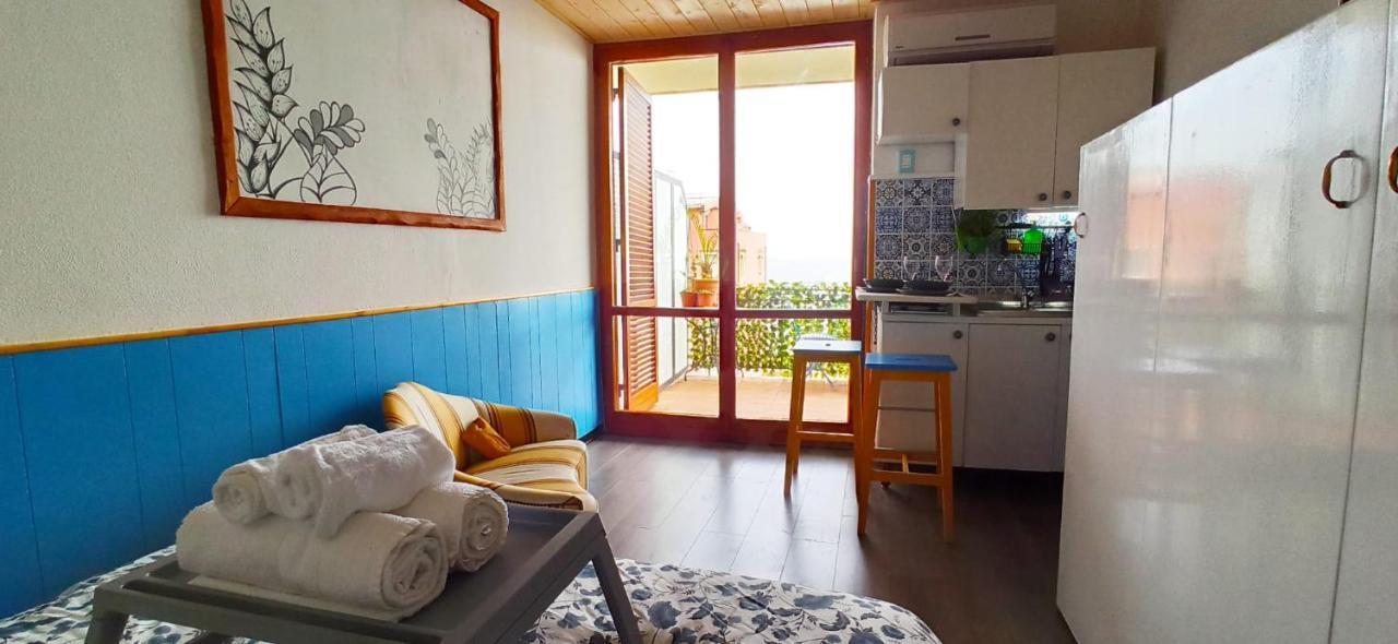 "Sea-See" Studio Taormina Center - Bellissima Vista Mare - Corner Kitchen Exterior photo